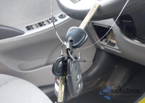 2013 Hyundai Accent Gls/Gs from USA, damaged, VIN KMHCT4AE1DU552672